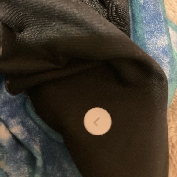 Men’s lululemons size large - Picture 5 of 5